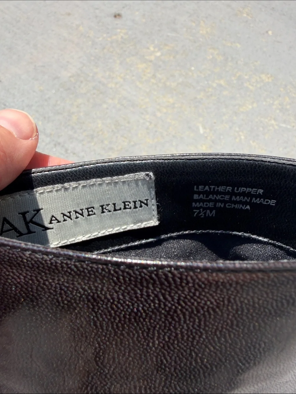 Anne Klein Black Pointed-Toe Leather Ankle Boots kitten heel 7 1/2 100% leather